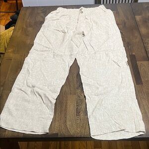 Woman’s Cream Linen Pants